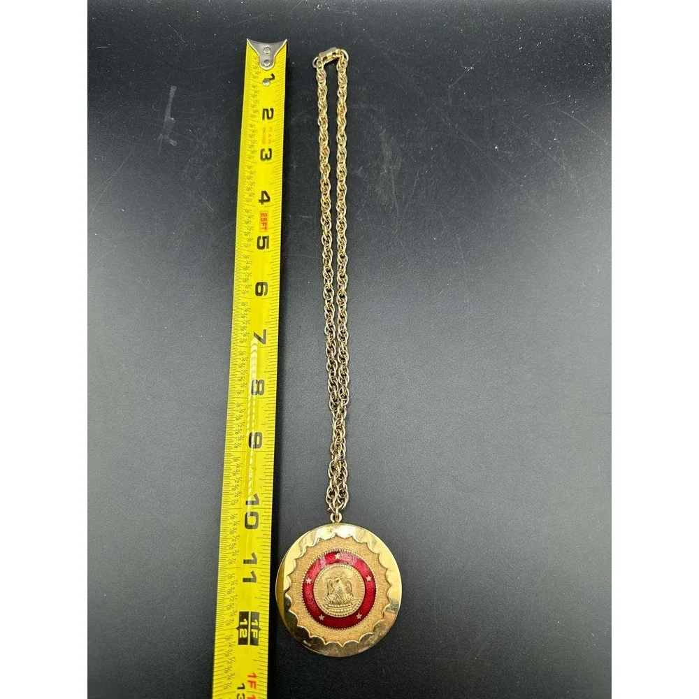 Vintage Gold Tone Eagle Medallion Red Enamel‎ Star Pendant Necklace 051 (139)